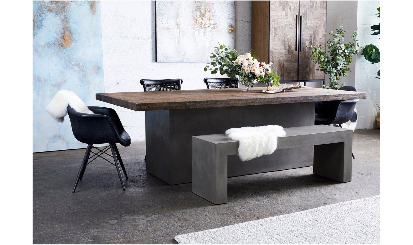 LAKE LIZZIE DINING TABLE