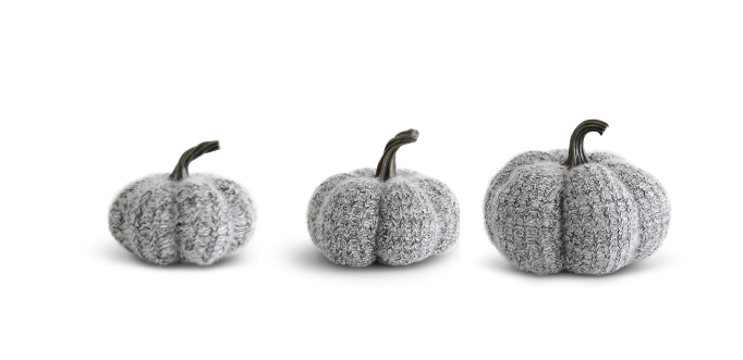 BLACK & WHITE KNIT PUMKIN