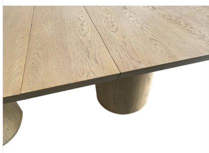 ROUND LAKE DINING TABLE