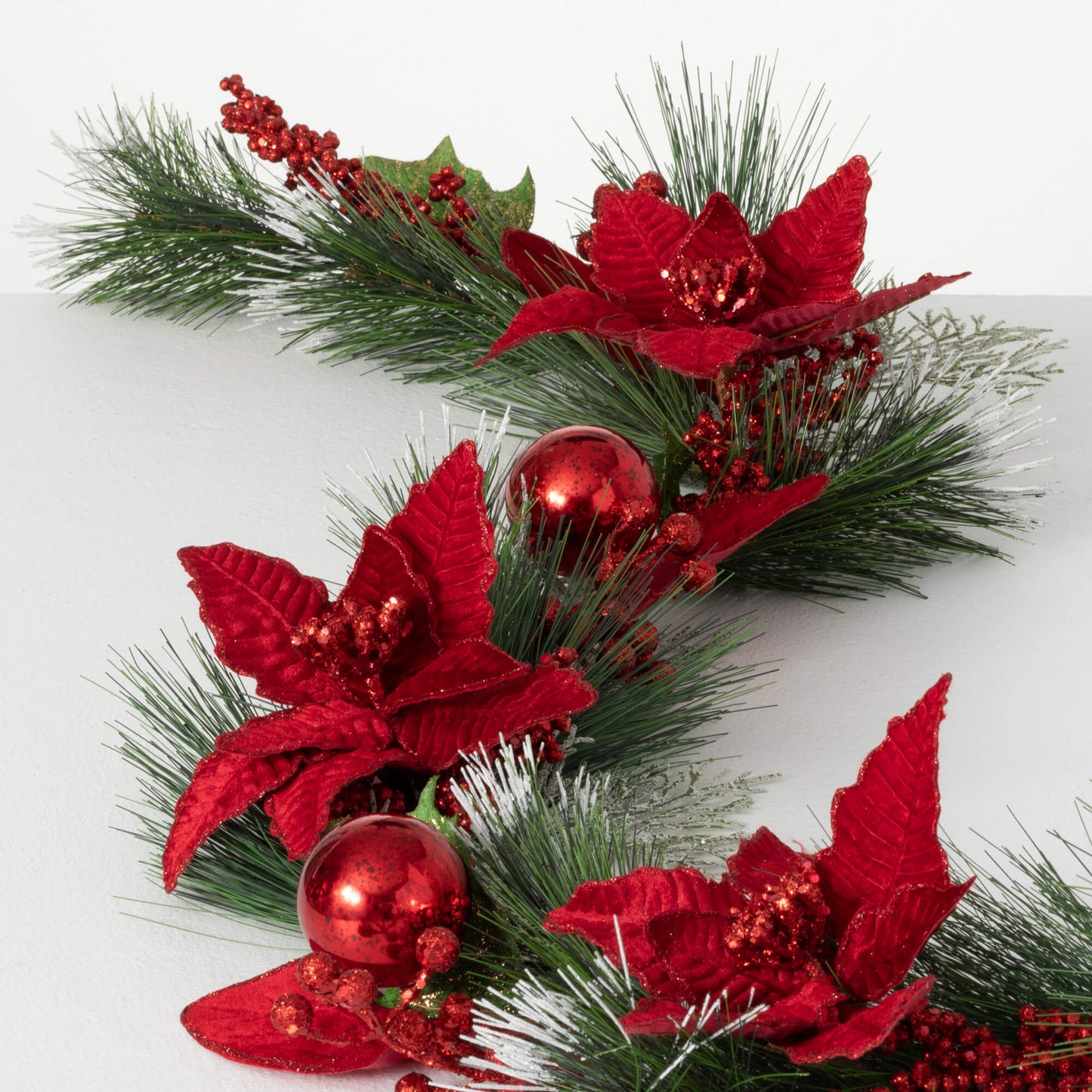 POINSETTIA AND PINE GARLAND
